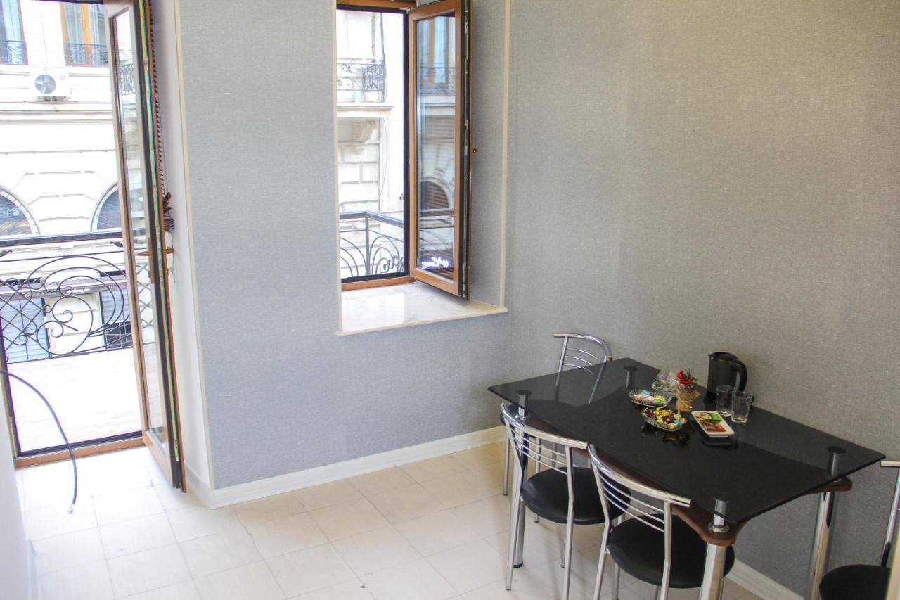 Solo Hotel On Nizami Street Baku Eksteriør billede