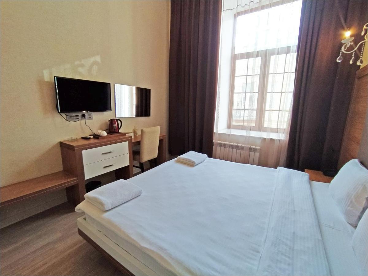 Solo Hotel On Nizami Street Baku Eksteriør billede