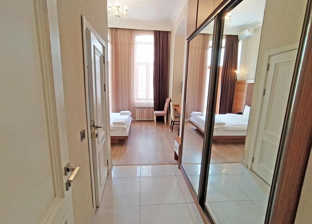 Solo Hotel On Nizami Street Baku Eksteriør billede